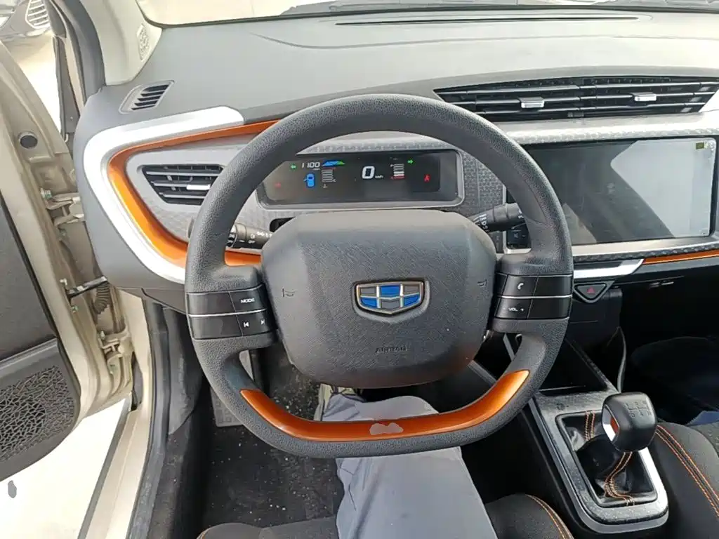 Geely Vision X1 — миниатюра 11