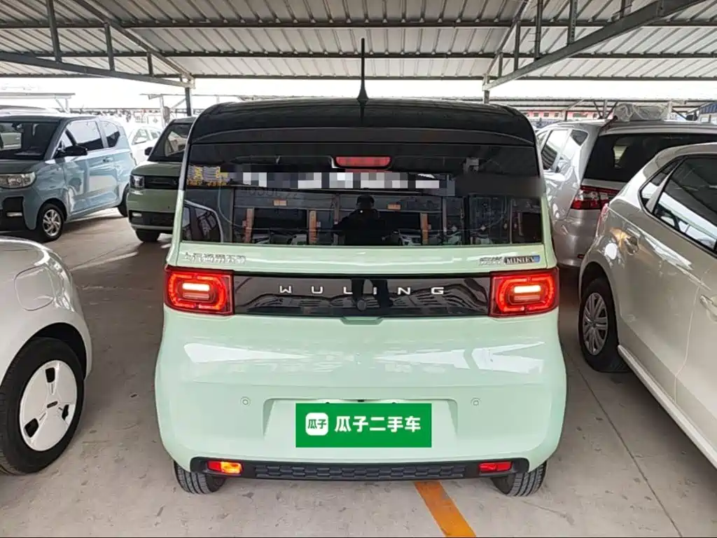 Wuling MINIEV — миниатюра 6