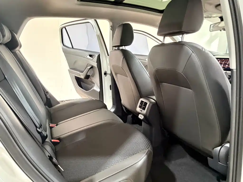 VOLKSWAGEN EXPLORING THE SHADOW