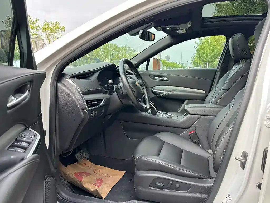Cadillac XT4 — миниатюра 4
