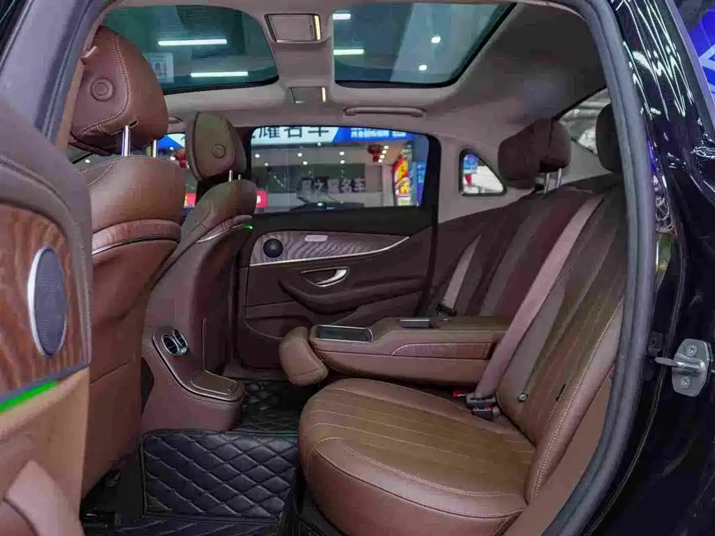 MERCEDES-BENZ E CLASS