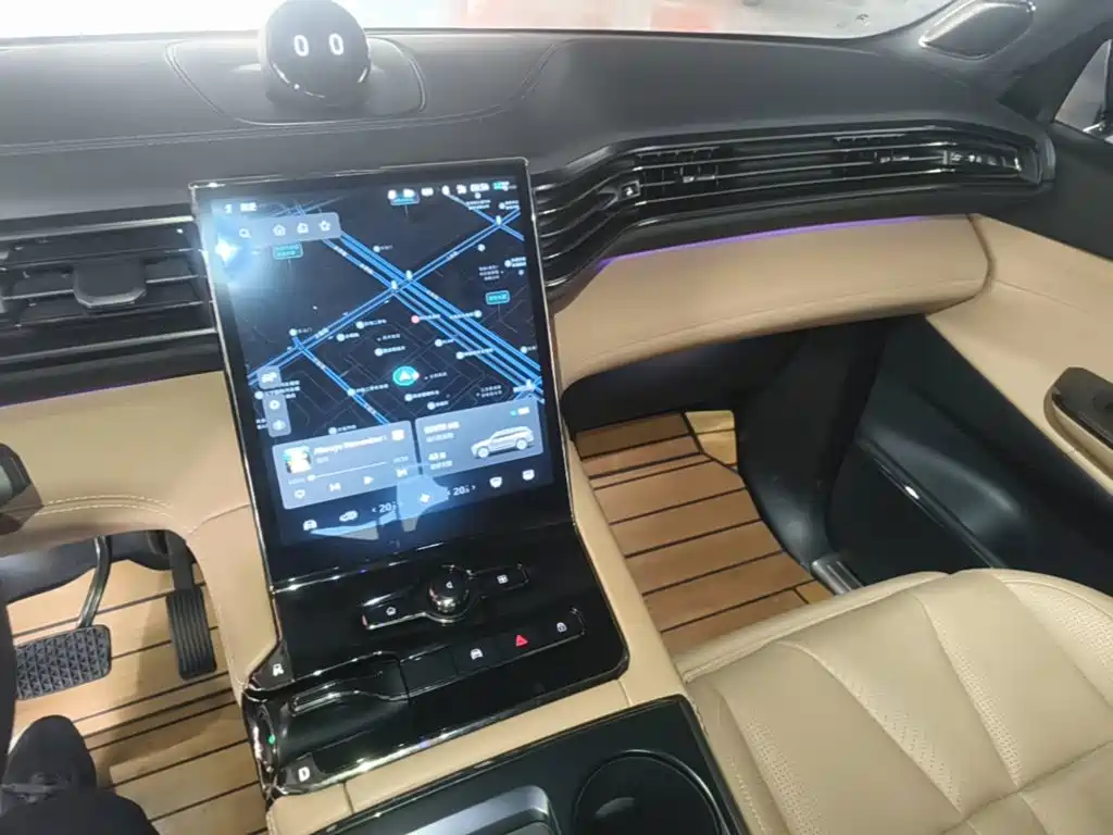 NIO ES8 — миниатюра 13