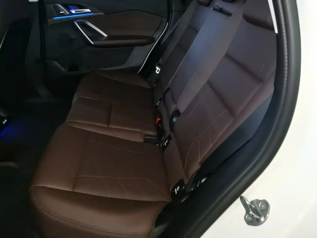BMW iX1 — миниатюра 17