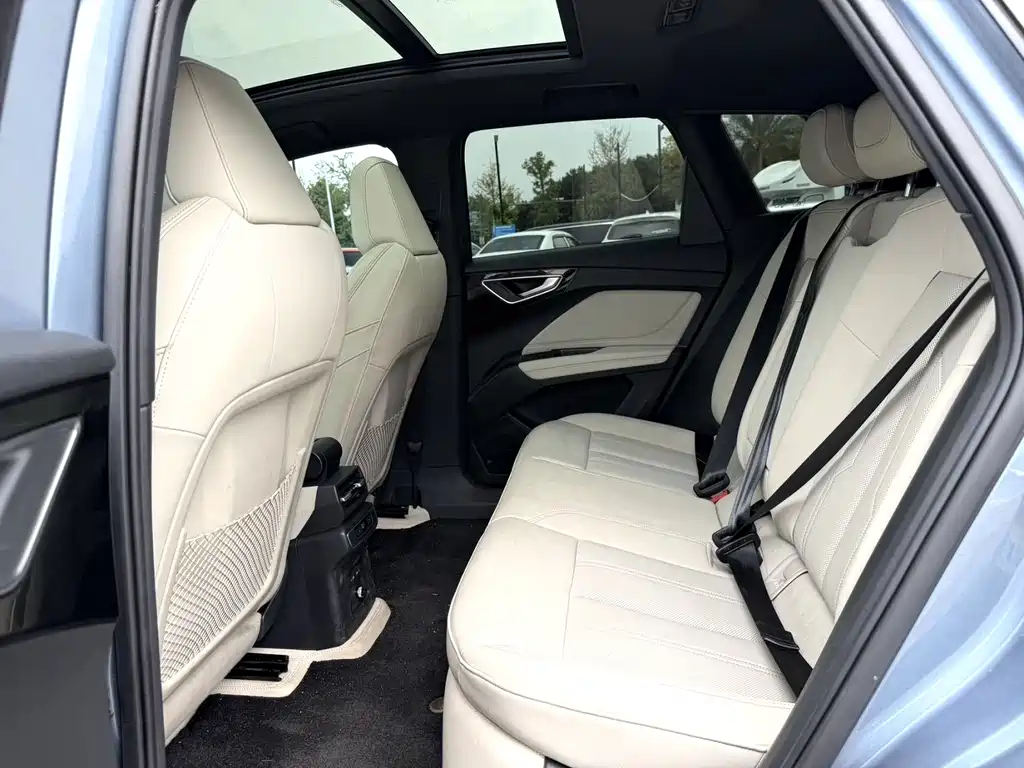 Audi Q4 e-tron 2022 40 e-tron