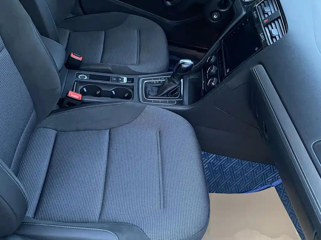 Volkswagen Golf — миниатюра 25