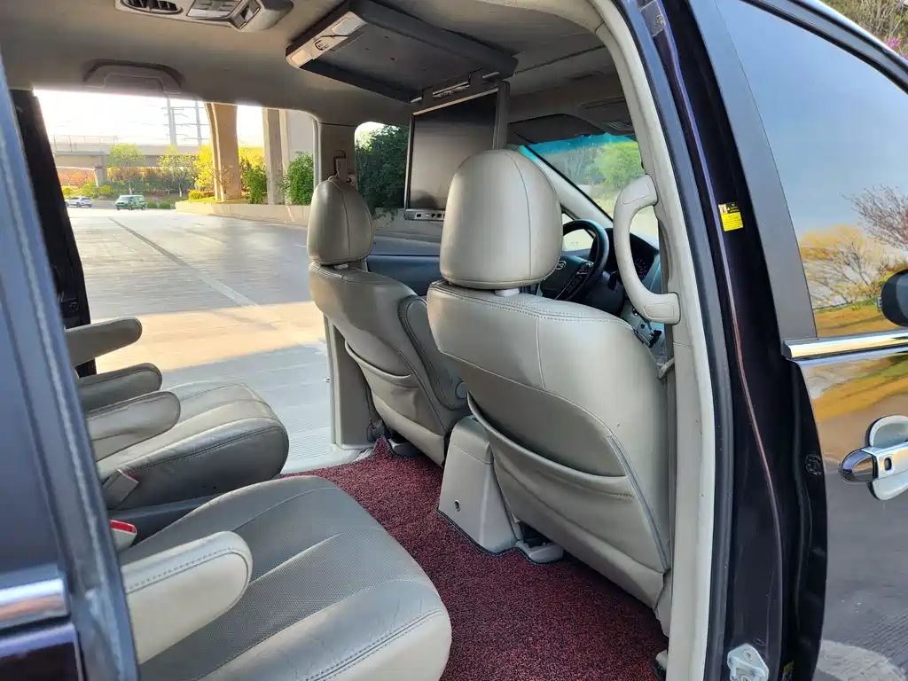 BYD M6 — миниатюра 16
