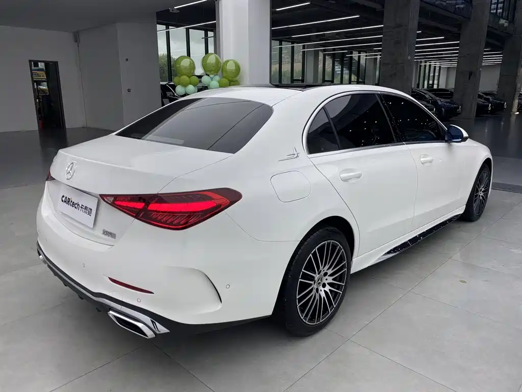 Mercedes-Benz C-Class — миниатюра 3