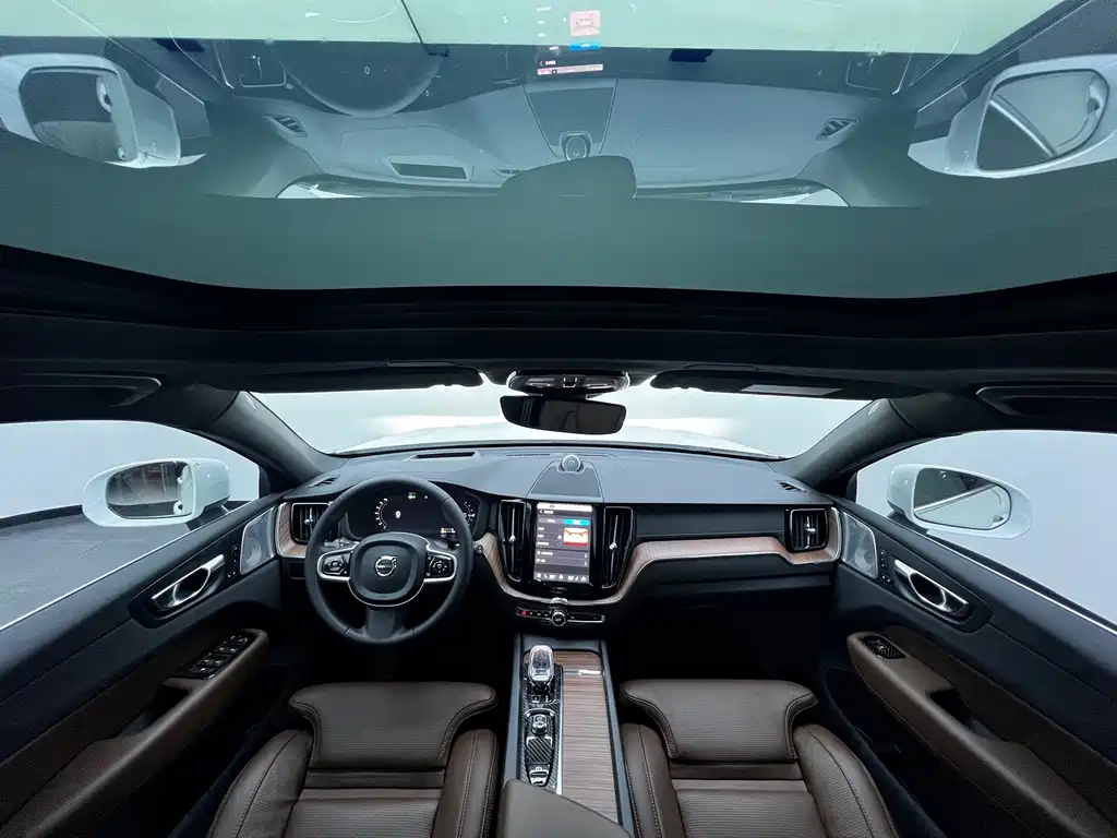 Volvo XC60 PHEV — миниатюра 24