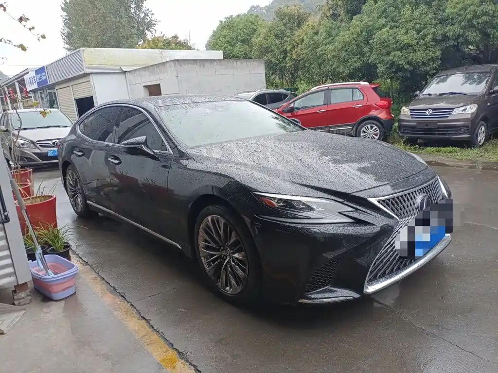 Lexus LS — миниатюра 2