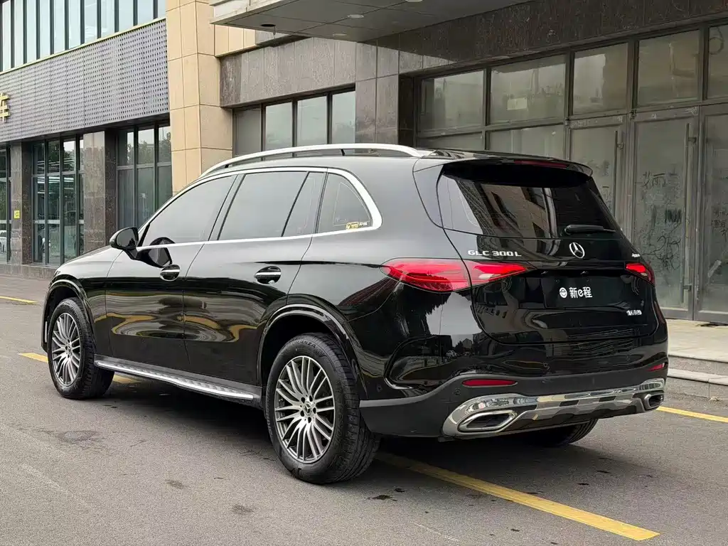 Mercedes-Benz GLC 2023 GLC 300 L 4MATIC 5 мест
