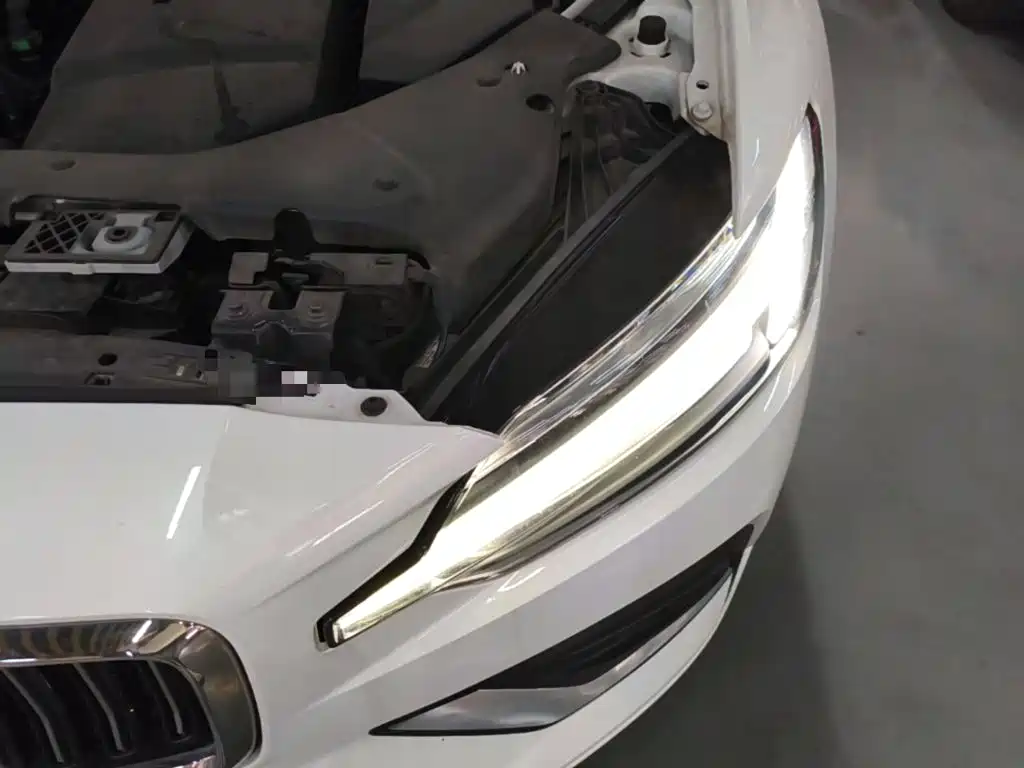 Volvo S60 — миниатюра 24
