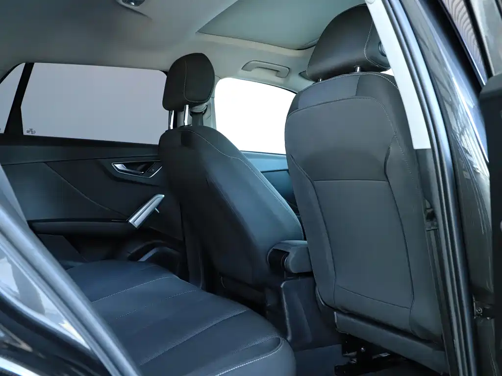 Audi Q2L — миниатюра 13