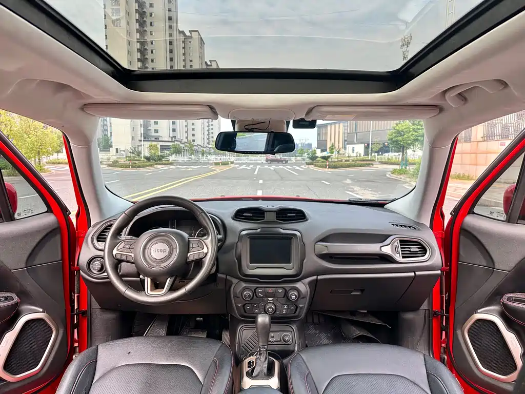 Jeep Renegade — миниатюра 10