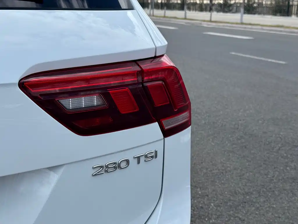 Volkswagen Tiguan L L 2023 280TSI AT