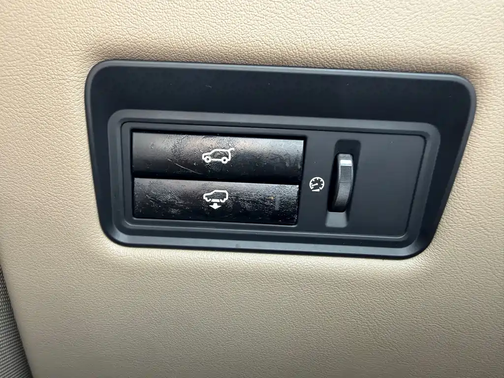 Land Rover Range Rover — миниатюра 21