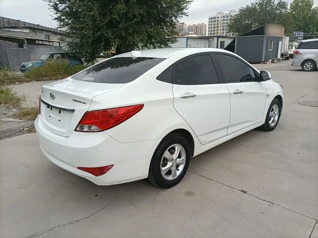 Hyundai Verna — миниатюра 7