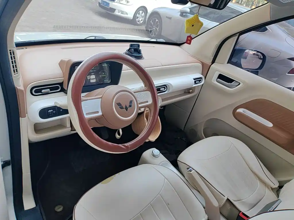 Wuling MINIEV — миниатюра 10