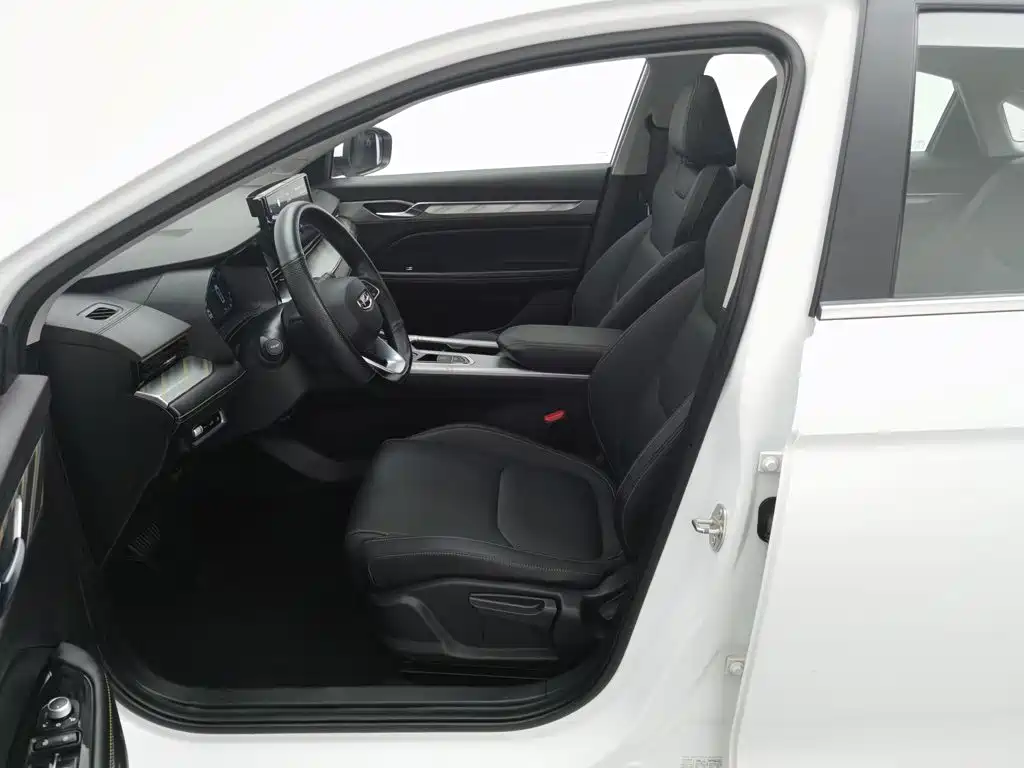 Geely L HiP — миниатюра 10