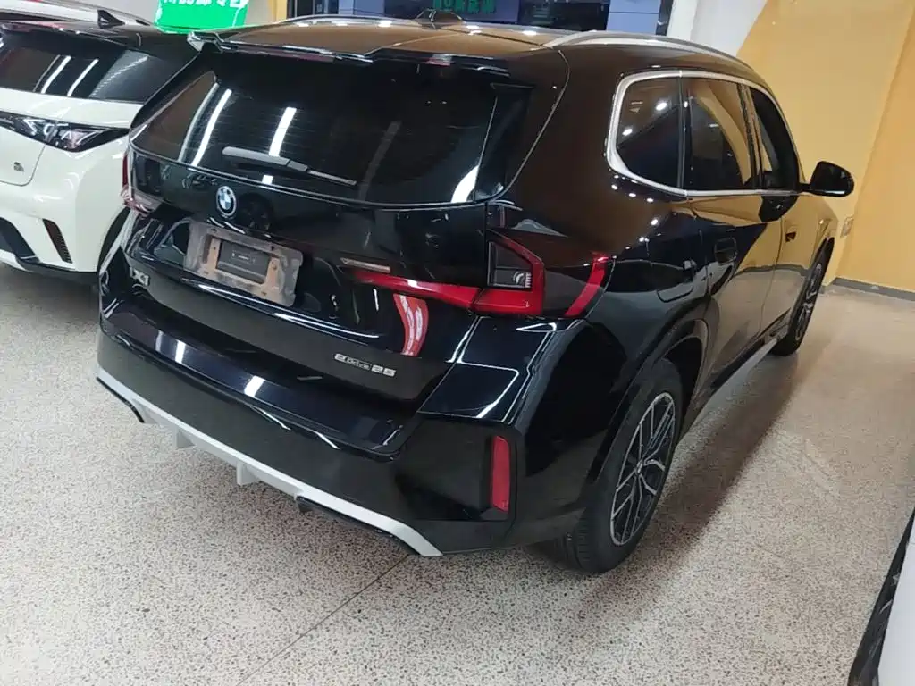 BMW iX1 — миниатюра 7