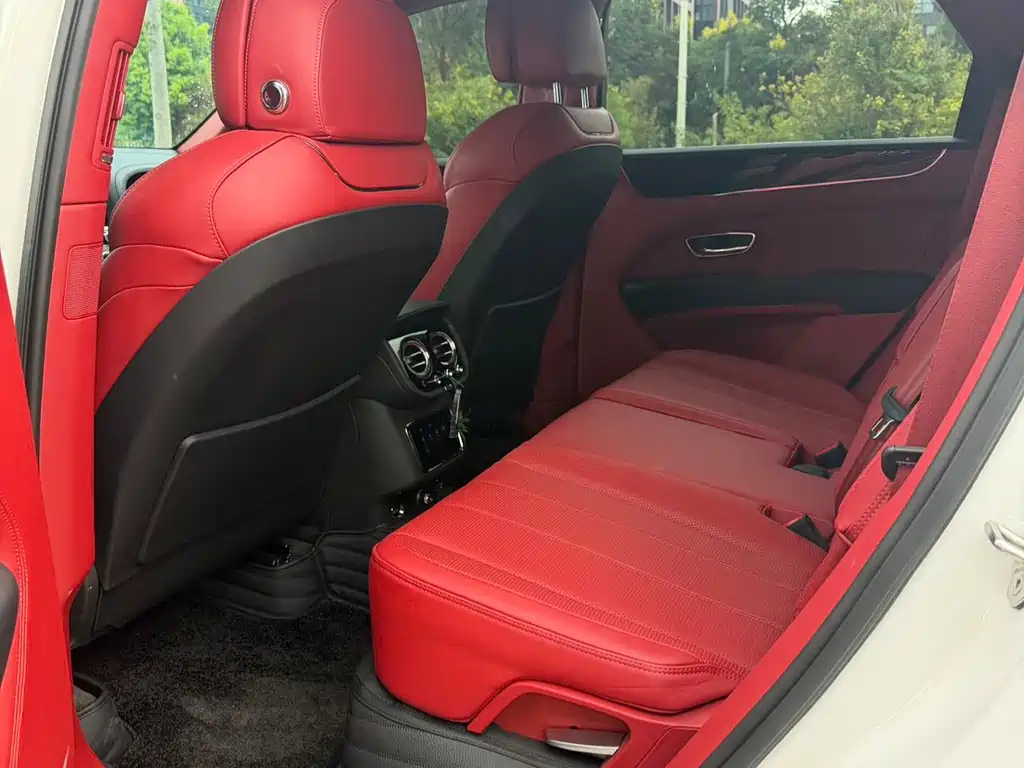 Bentley Bentayga — миниатюра 17