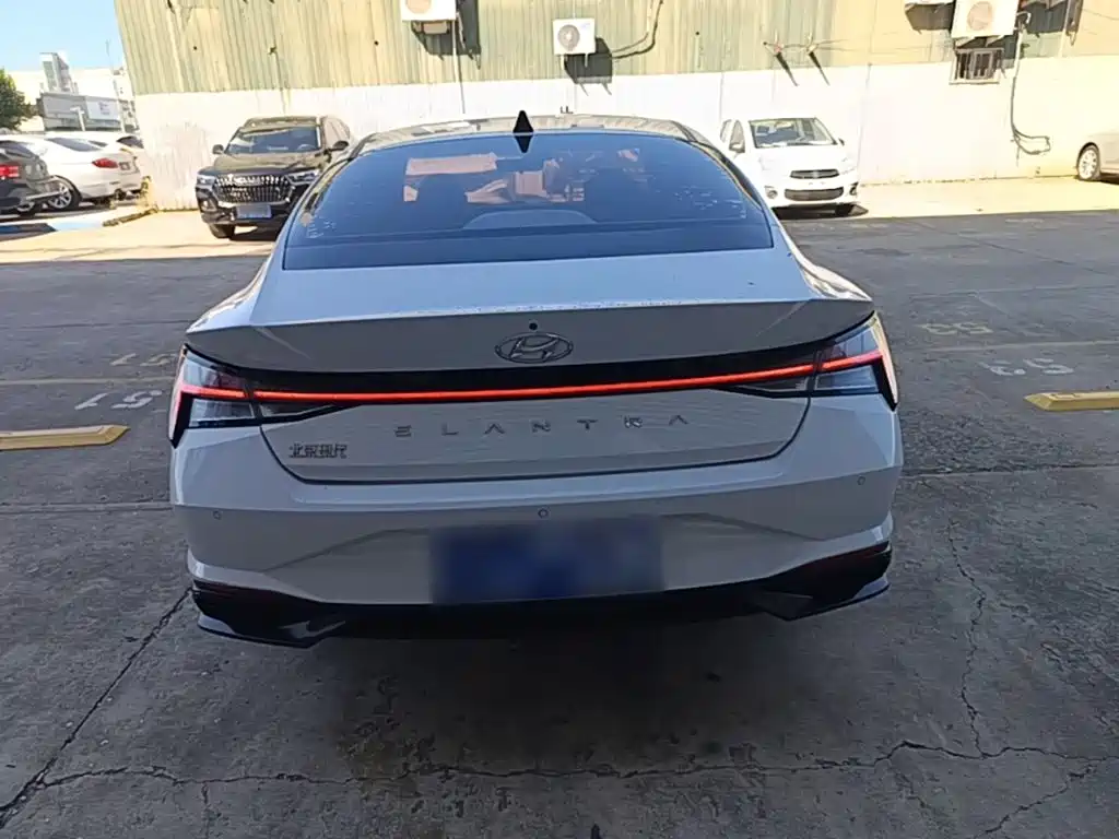 Hyundai Elantra — миниатюра 6