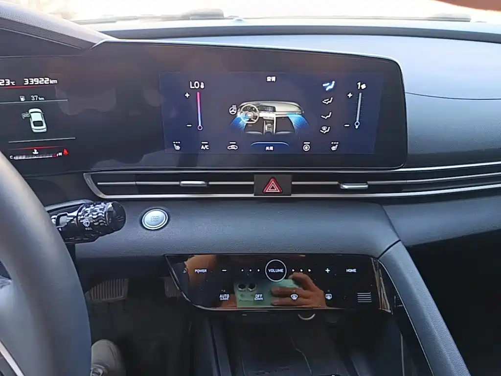 Hyundai Elantra — миниатюра 13