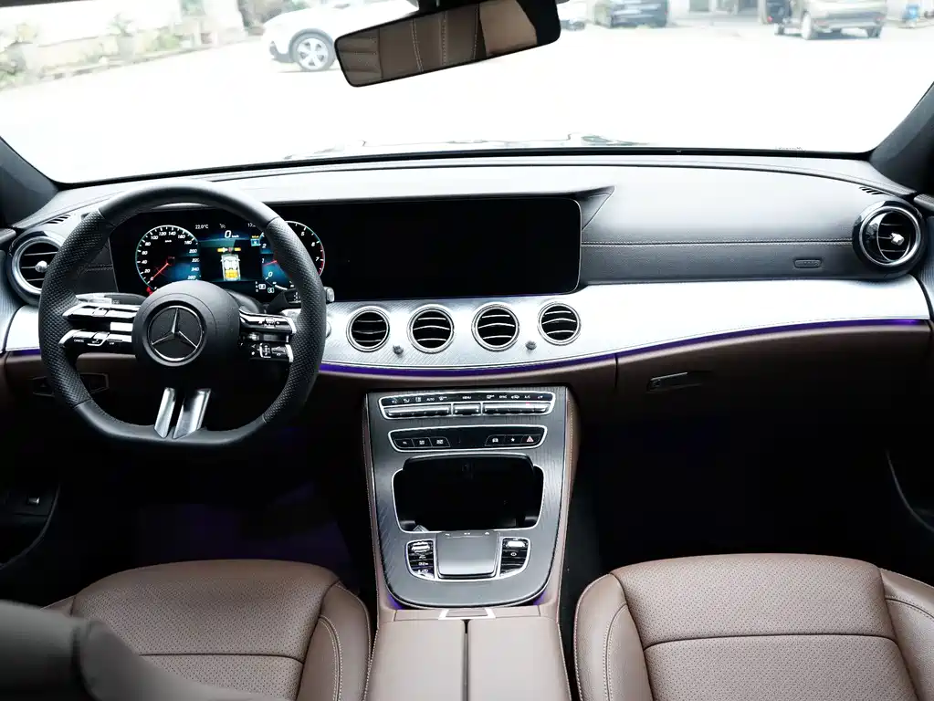 Mercedes-Benz E-Class — миниатюра 5