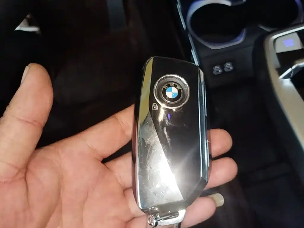 BMW iX1 — миниатюра 9
