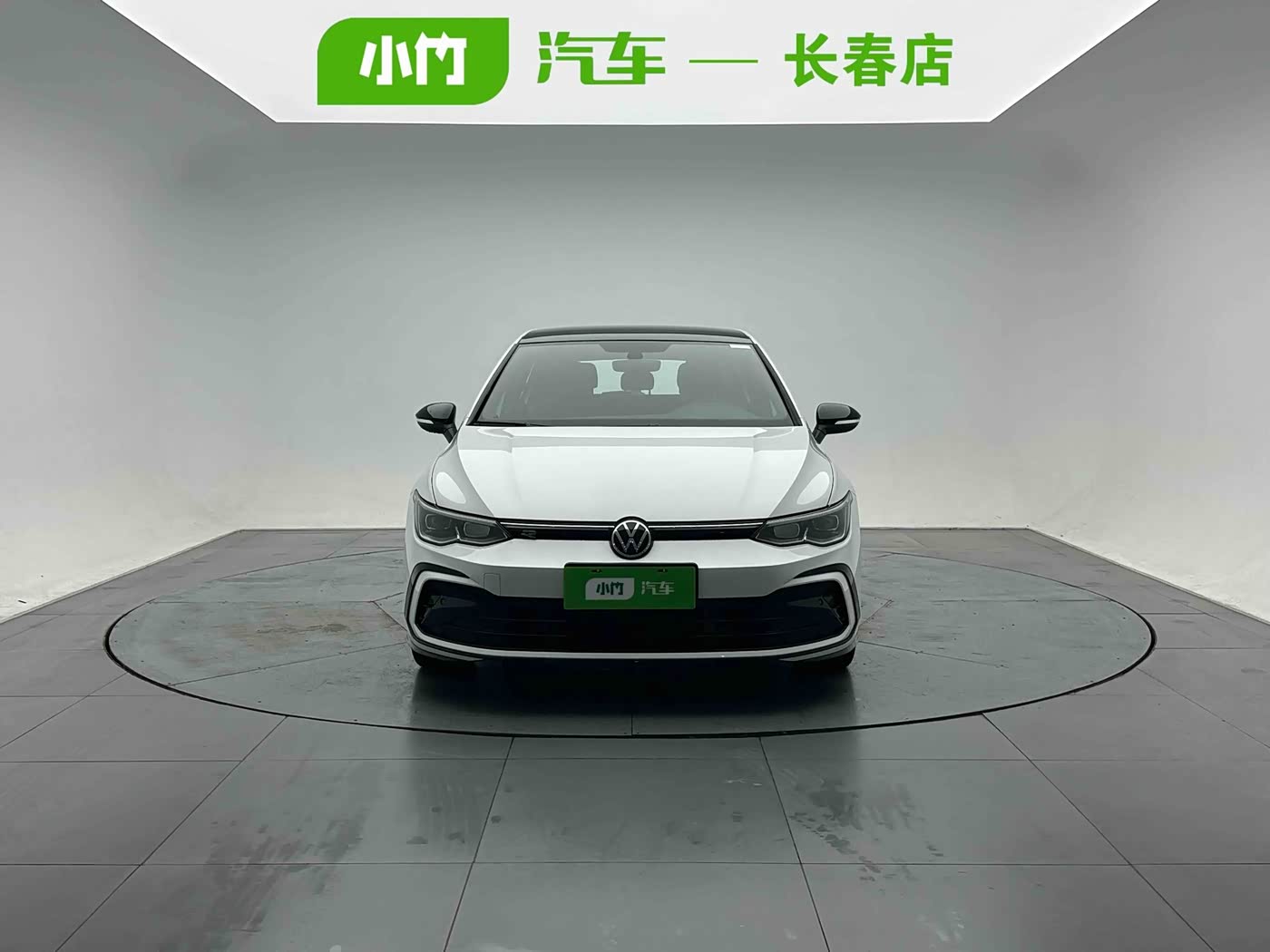 Volkswagen Golf 1.4 л 2022 г. Белый, пробег 11000 км