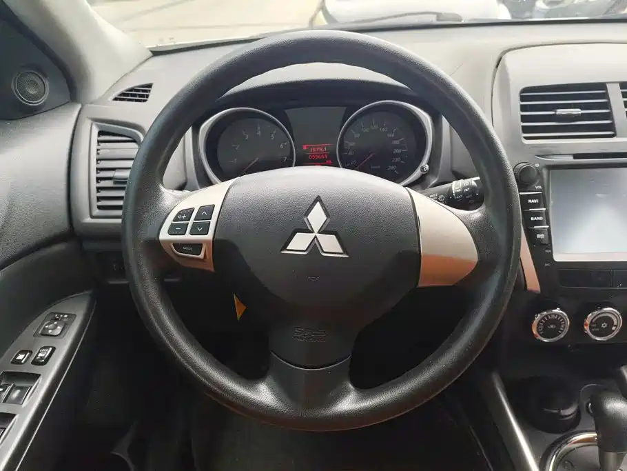 Mitsubishi ASX — миниатюра 15