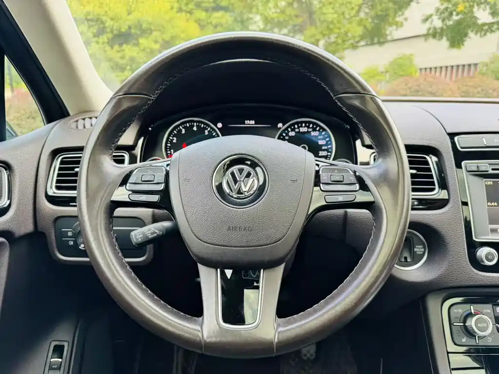 Volkswagen Touareg — миниатюра 9