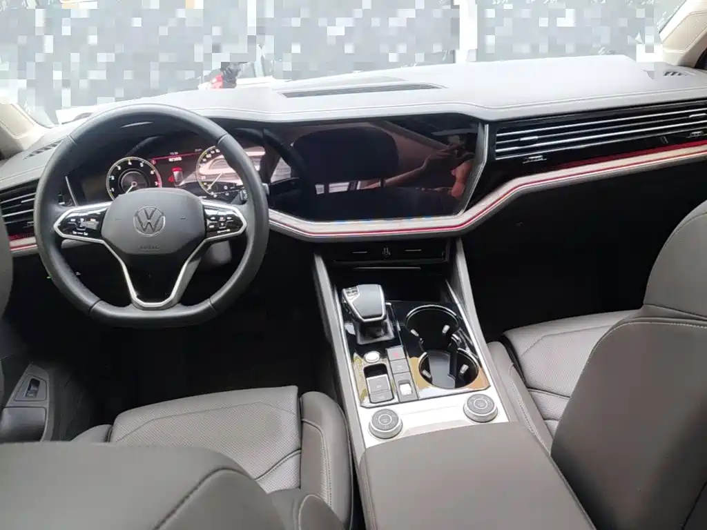 Volkswagen Touareg — миниатюра 10