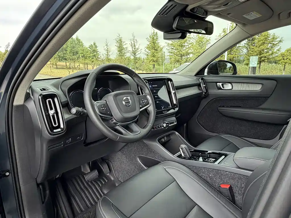 Volvo XC40 — миниатюра 6