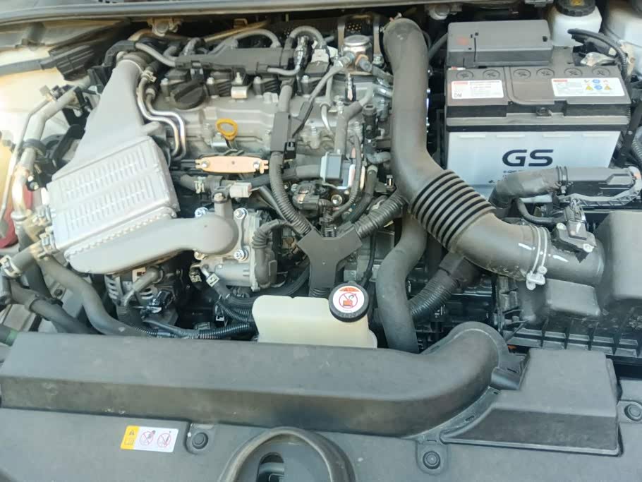 Toyota Corolla 1.2 л 2022 г. Белый, пробег 40400 км