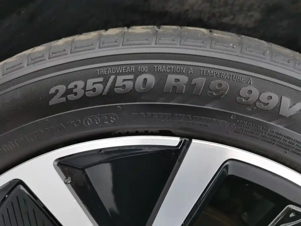 BYD L DM-i — миниатюра 24
