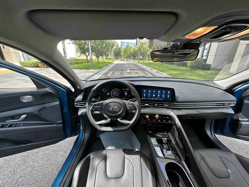 Hyundai Elantra — миниатюра 26