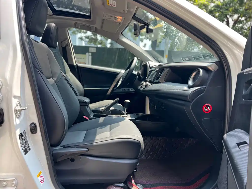 Toyota RAV4 — миниатюра 16