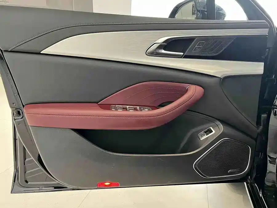 Hongqi Hongqi H5 — миниатюра 9