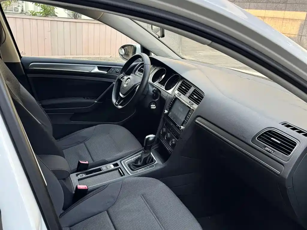 Volkswagen Golf — миниатюра 9