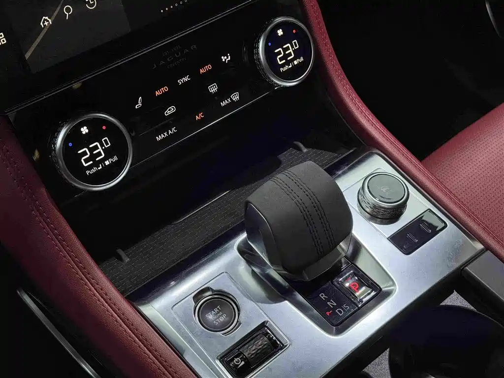 Jaguar F-Pace 2024 P250 R-Dynamic SE