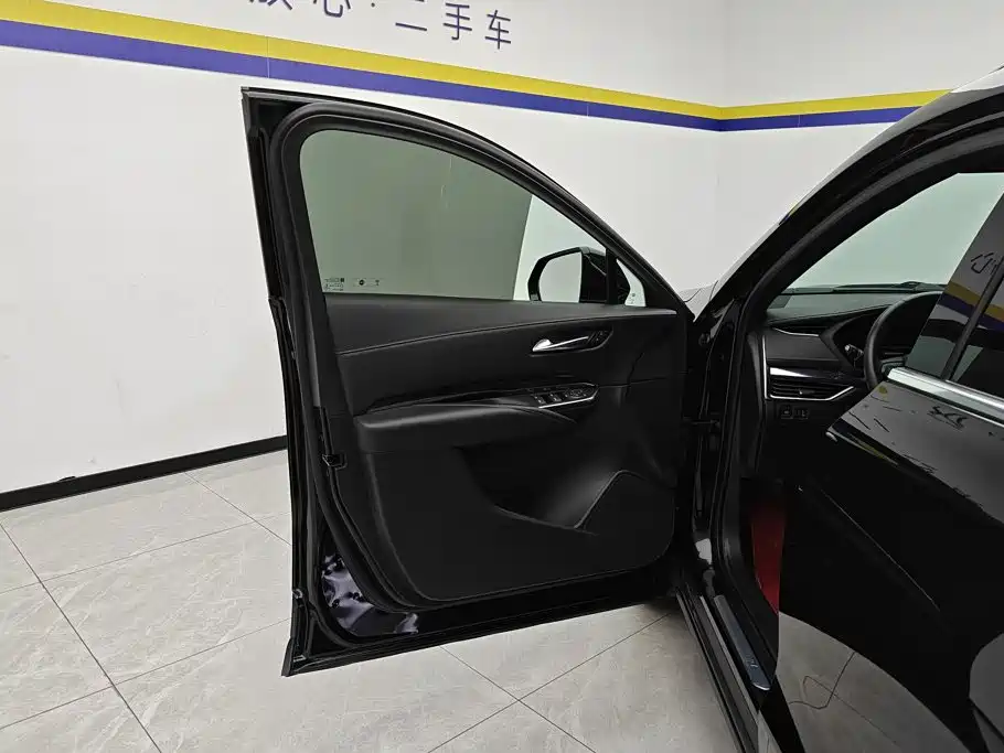 Cadillac XT4 — миниатюра 7