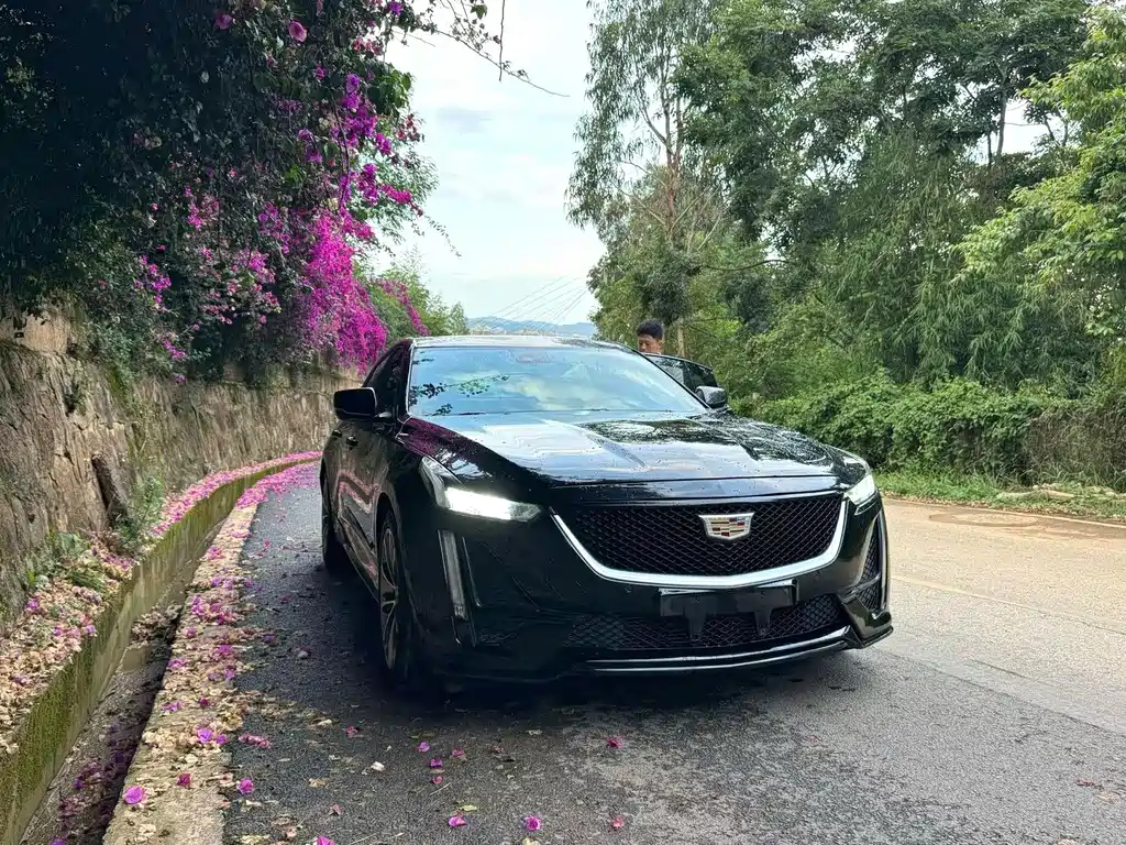 Cadillac CT5 — миниатюра 3