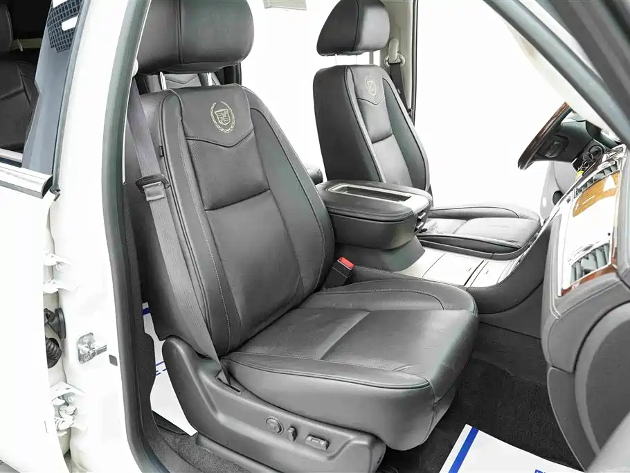 Cadillac Escalade 6.2L ESV Platinum Edition Extended Type, фото 19