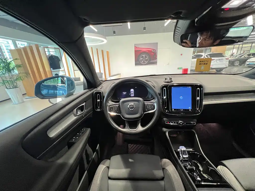 Volvo XC40 — миниатюра 12