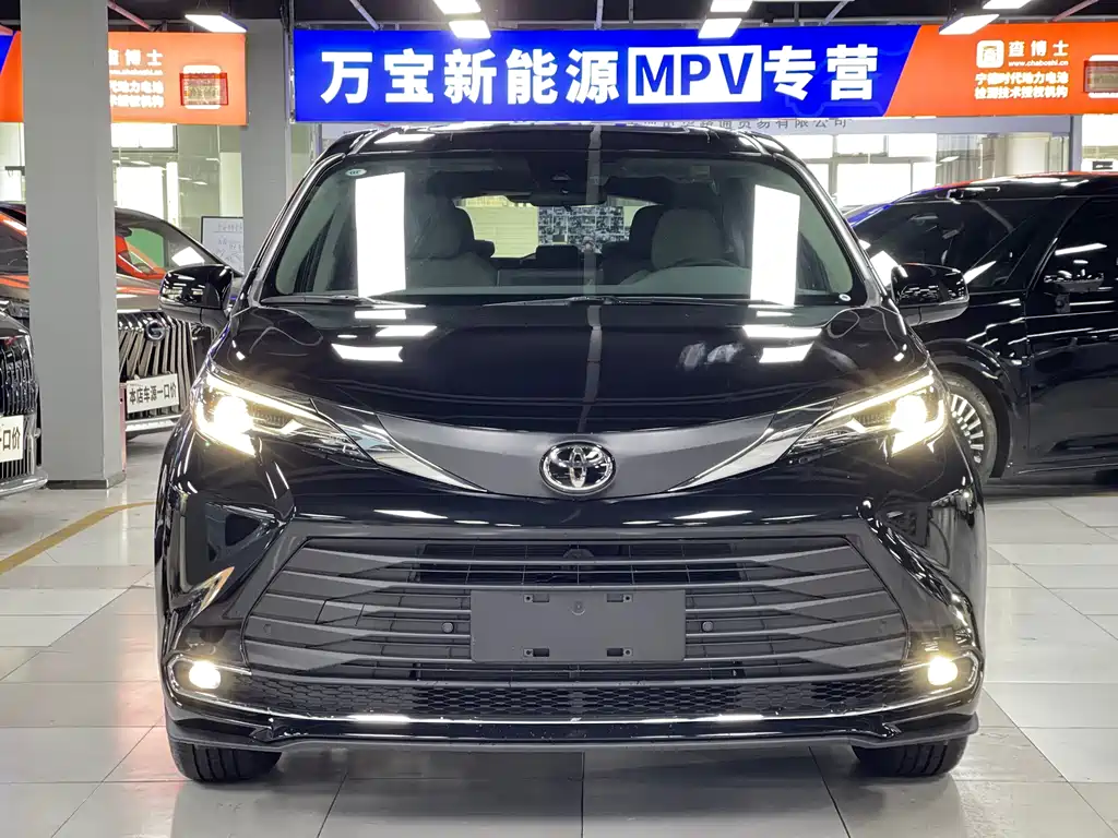 TOYOTA SIENNA
