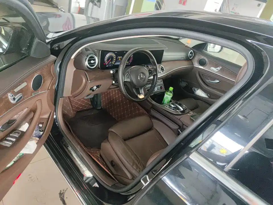 Mercedes-Benz E-Class — миниатюра 3