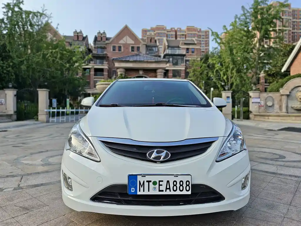 Hyundai Verna — миниатюра 2