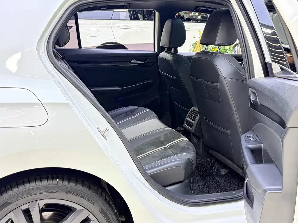 Volkswagen Golf — миниатюра 10