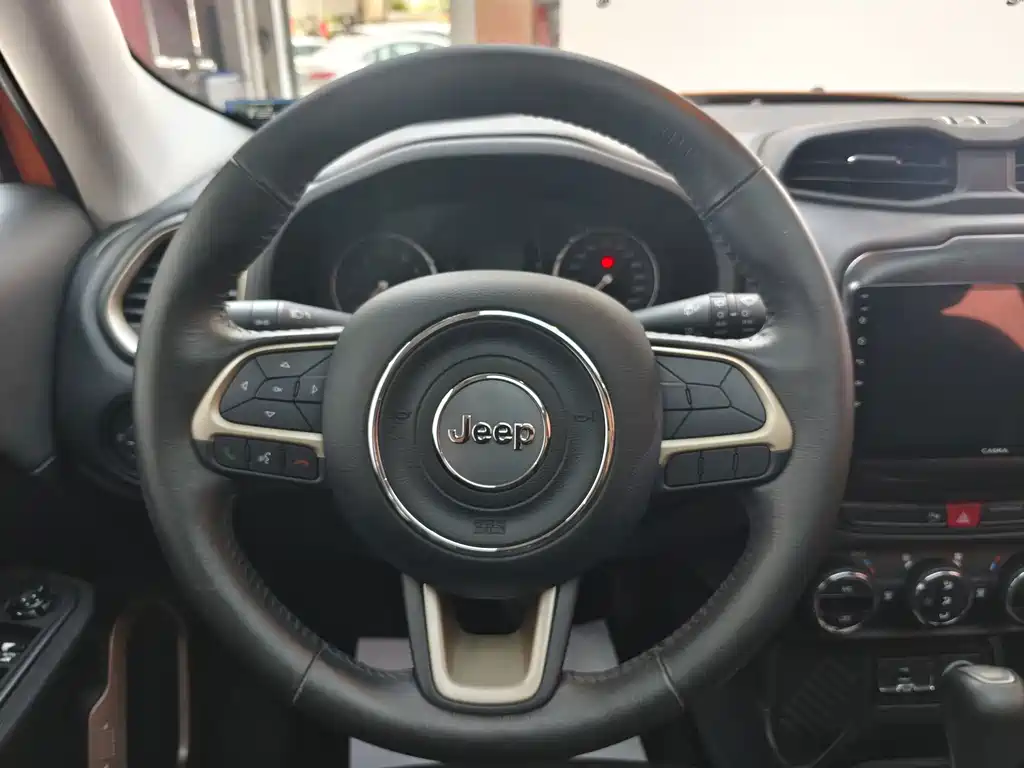 Jeep Renegade — миниатюра 11