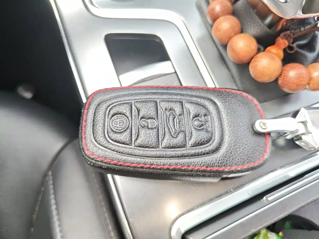 Hongqi Hongqi H5 — миниатюра 12